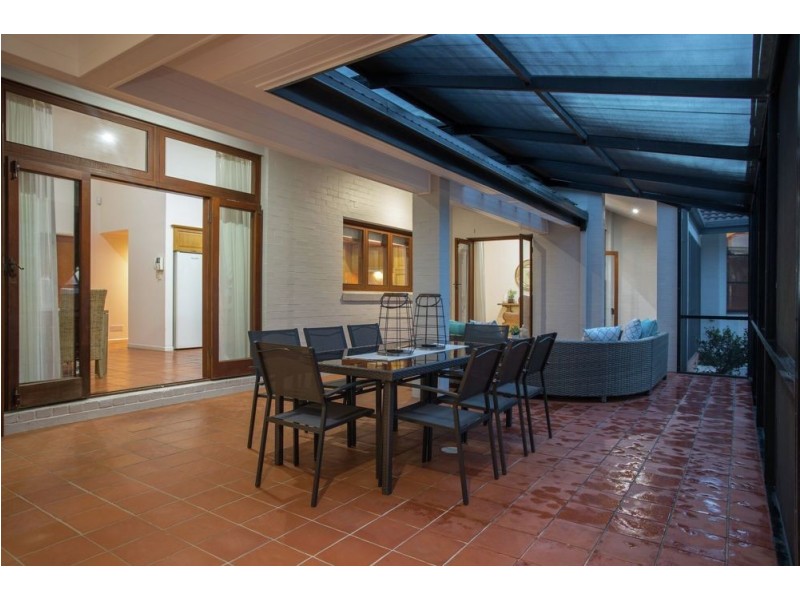 Mount Ommaney QLD 4074