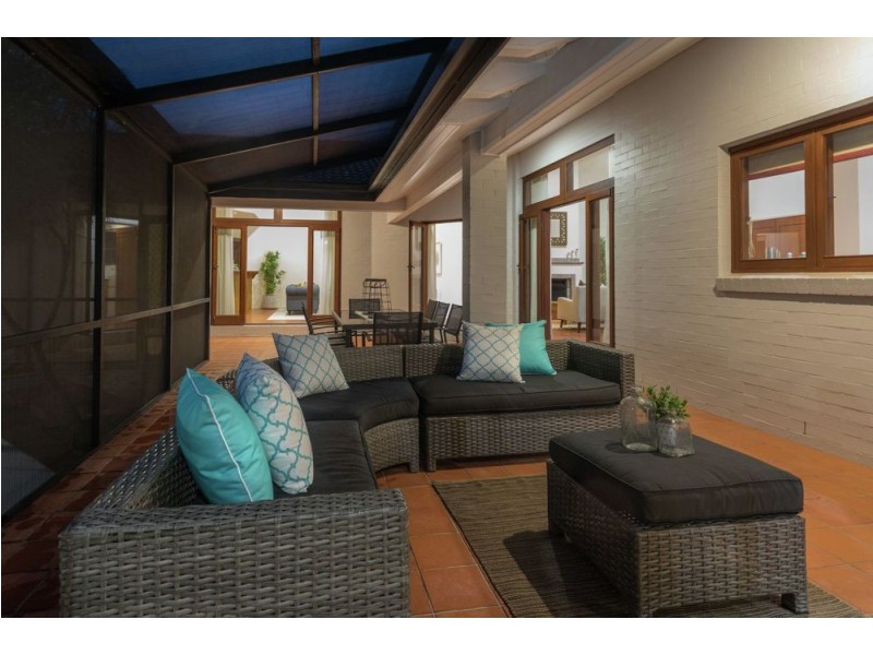 Mount Ommaney QLD 4074