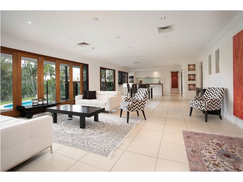 Mount Ommaney QLD 4074