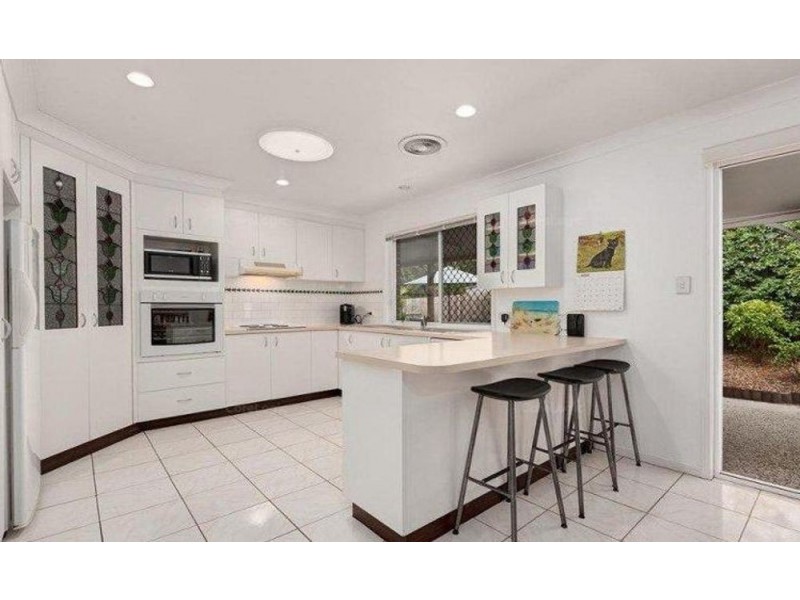 Seventeen Mile Rocks QLD 4073