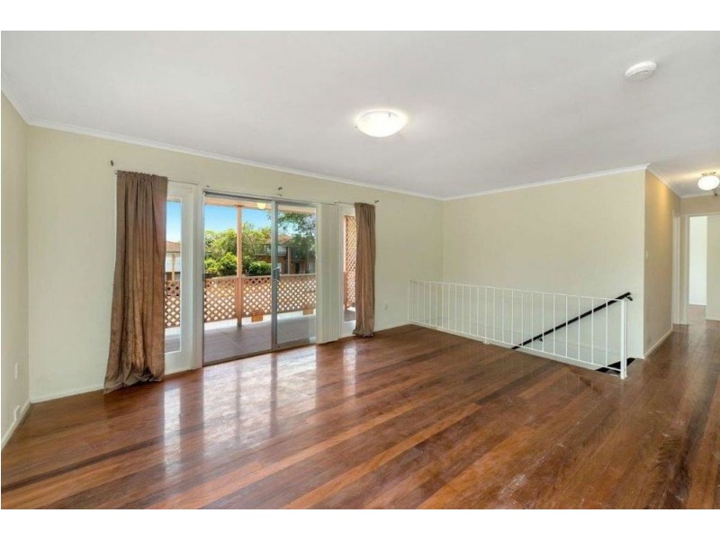 71 DANDENONG ROAD, Jamboree Heights QLD 4074