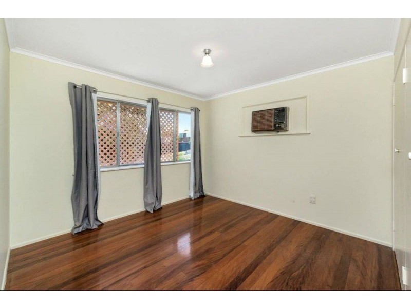 71 DANDENONG ROAD, Jamboree Heights QLD 4074