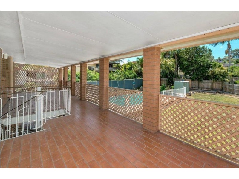 71 DANDENONG ROAD, Jamboree Heights QLD 4074