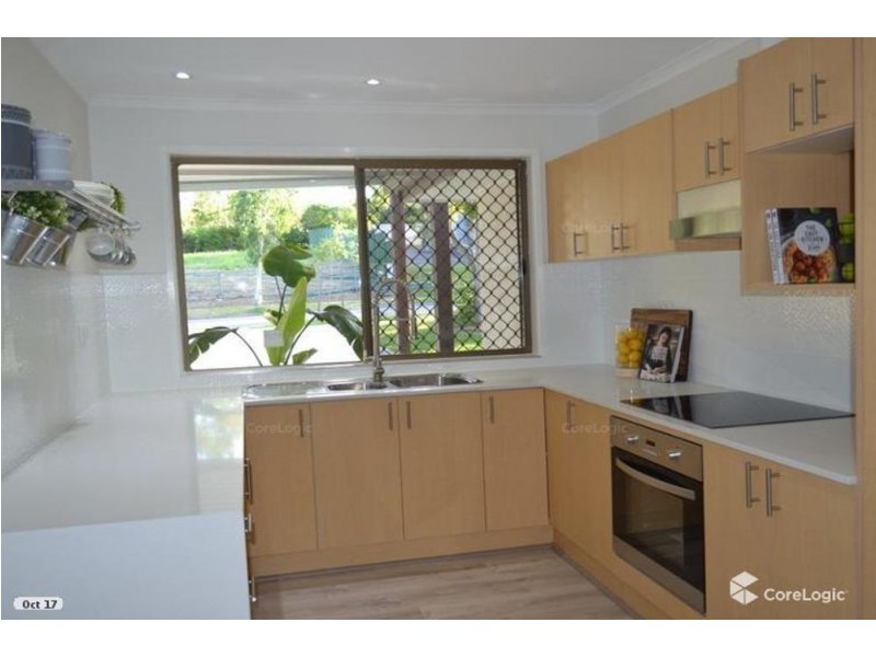 4 SIROCCO STREET, Jamboree Heights QLD 4074