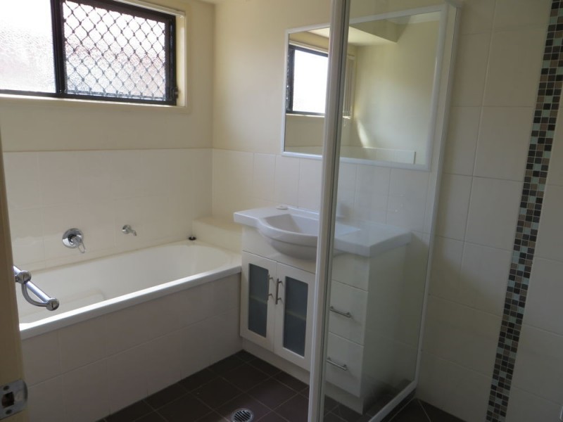 15 ELOISE PLACE, Sumner QLD 4074