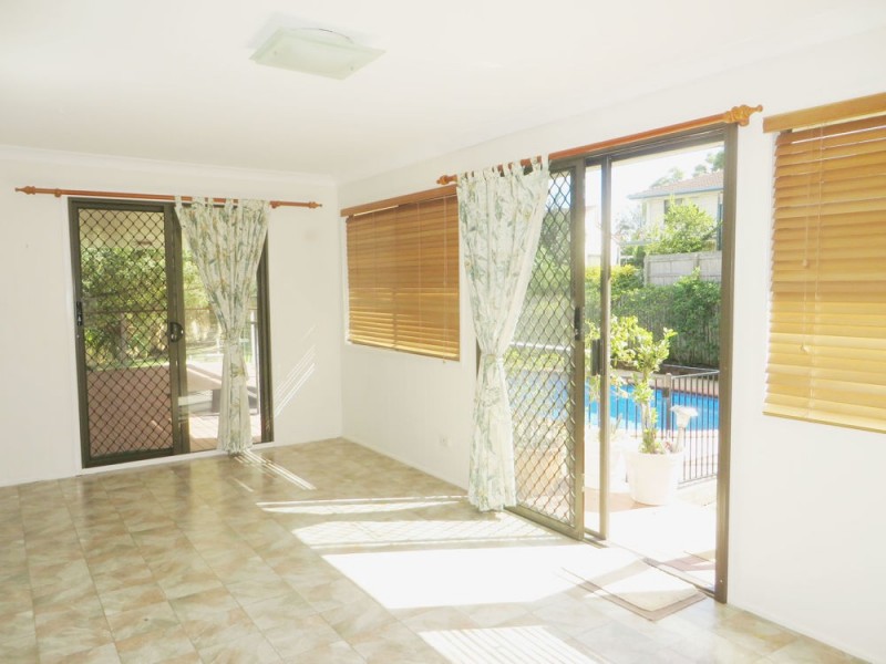 9 Shasta Close, Westlake QLD 4074