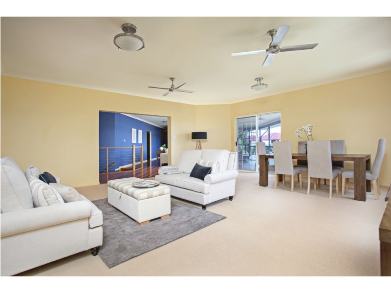 Mount Ommaney QLD 4074