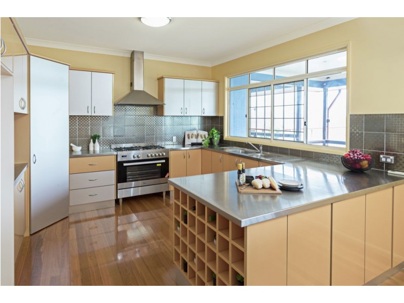 Mount Ommaney QLD 4074