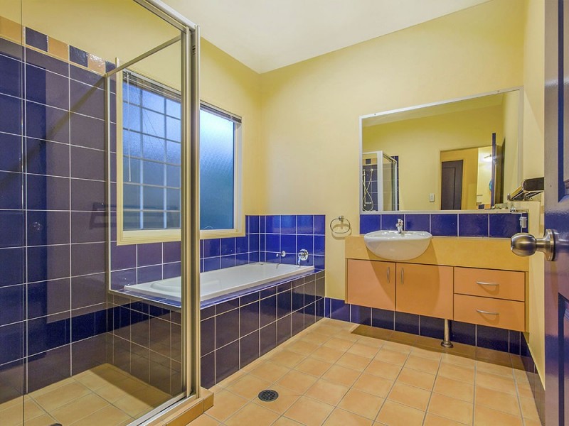 Mount Ommaney QLD 4074