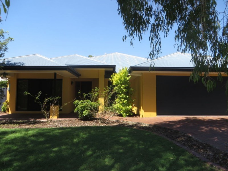 9 Brookeside Crescent, Seventeen Mile Rocks QLD 4073