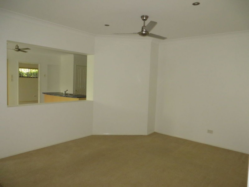 9 Brookeside Crescent, Seventeen Mile Rocks QLD 4073