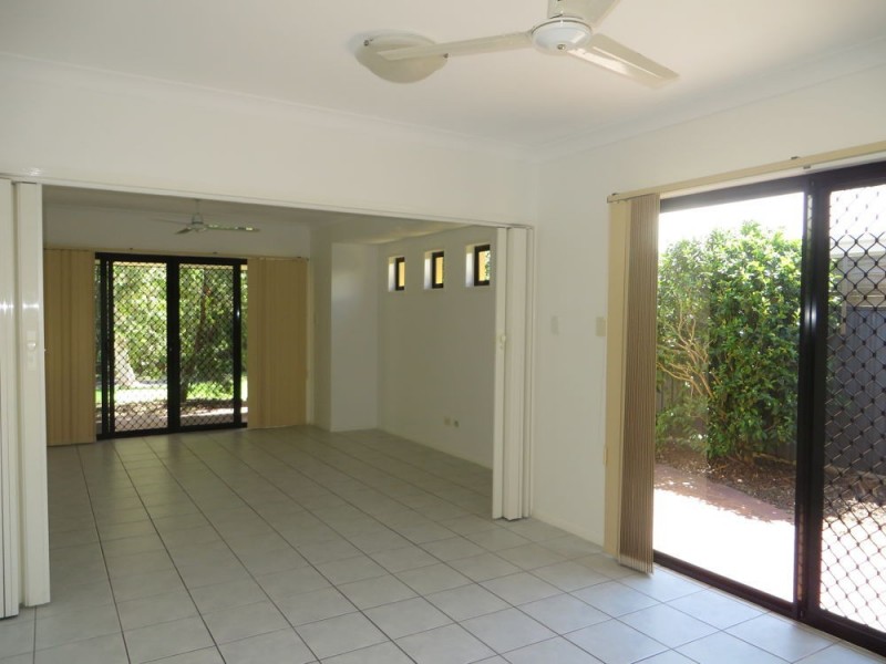 9 Brookeside Crescent, Seventeen Mile Rocks QLD 4073