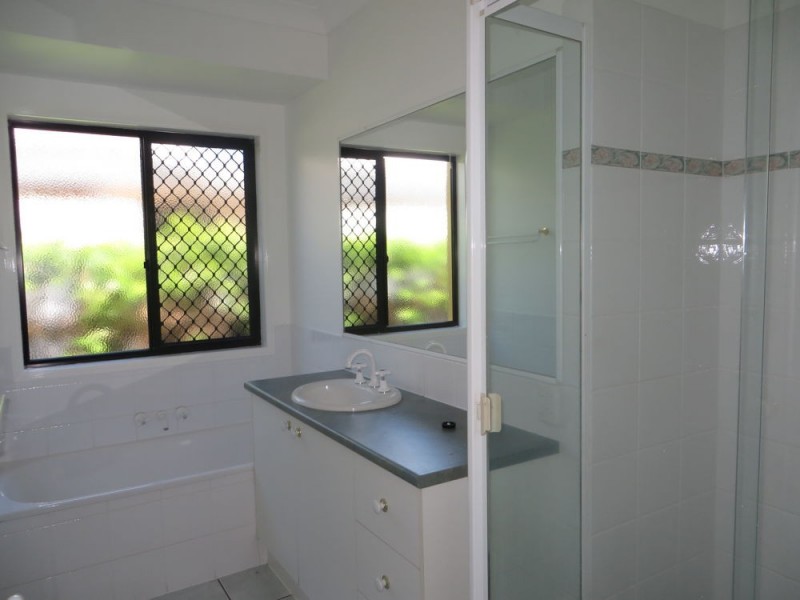 9 Brookeside Crescent, Seventeen Mile Rocks QLD 4073