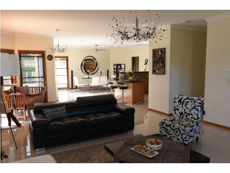 47 JASON STREET, Sinnamon Park QLD 4073