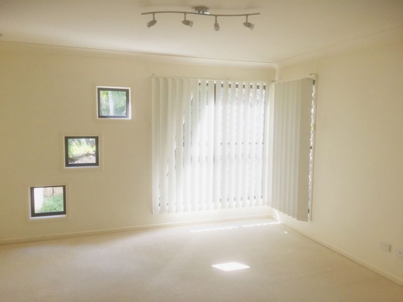 106 Brookeside Crescent, Seventeen Mile Rocks QLD 4073