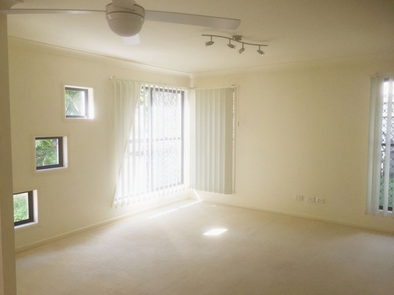 106 Brookeside Crescent, Seventeen Mile Rocks QLD 4073
