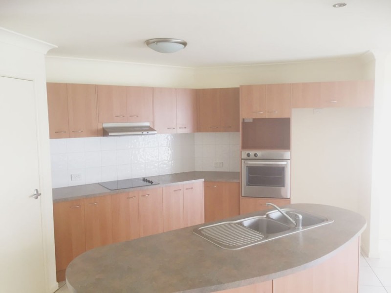 106 Brookeside Crescent, Seventeen Mile Rocks QLD 4073