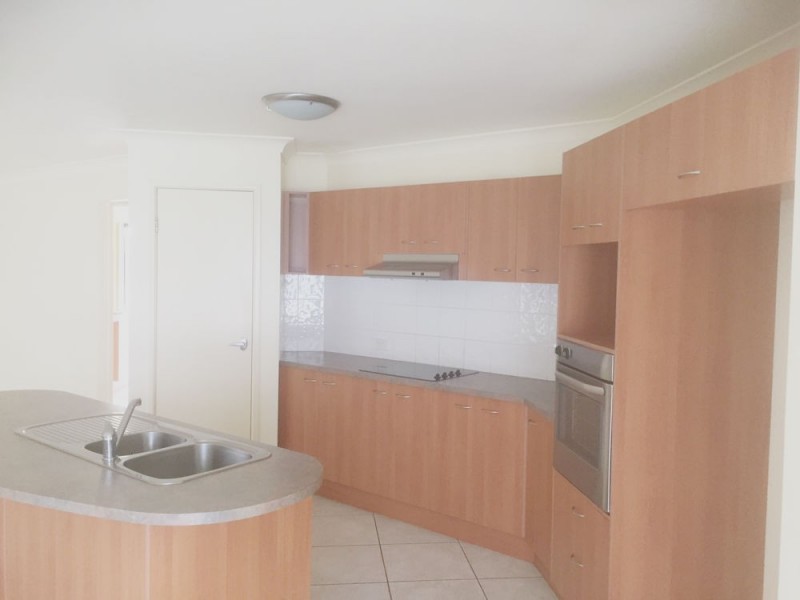 106 Brookeside Crescent, Seventeen Mile Rocks QLD 4073