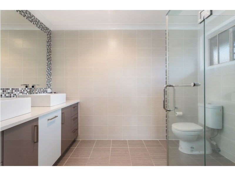 Seventeen Mile Rocks QLD 4073