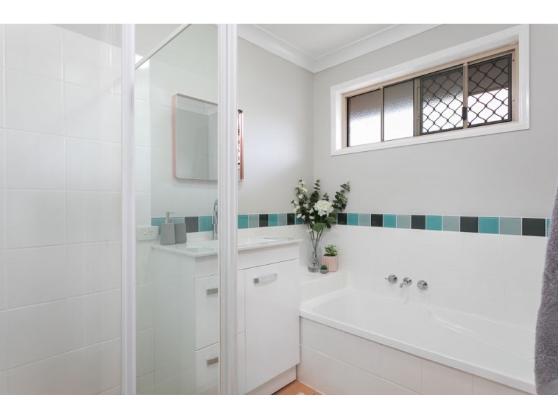 Seventeen Mile Rocks QLD 4073