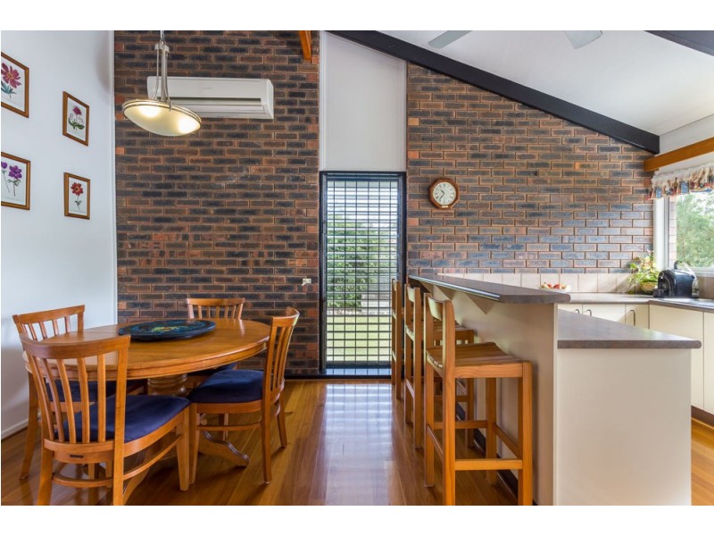 3 Flag Street, Jamboree Heights QLD 4074