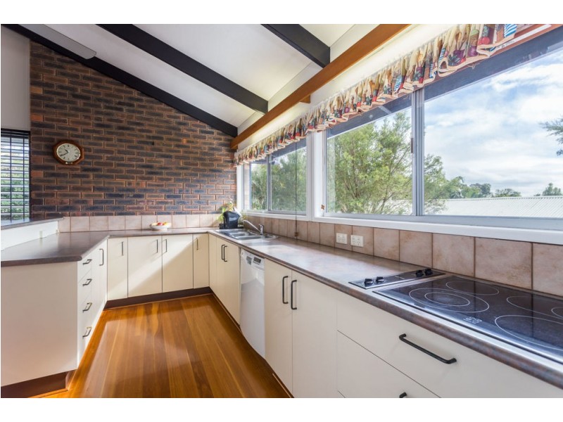 3 Flag Street, Jamboree Heights QLD 4074