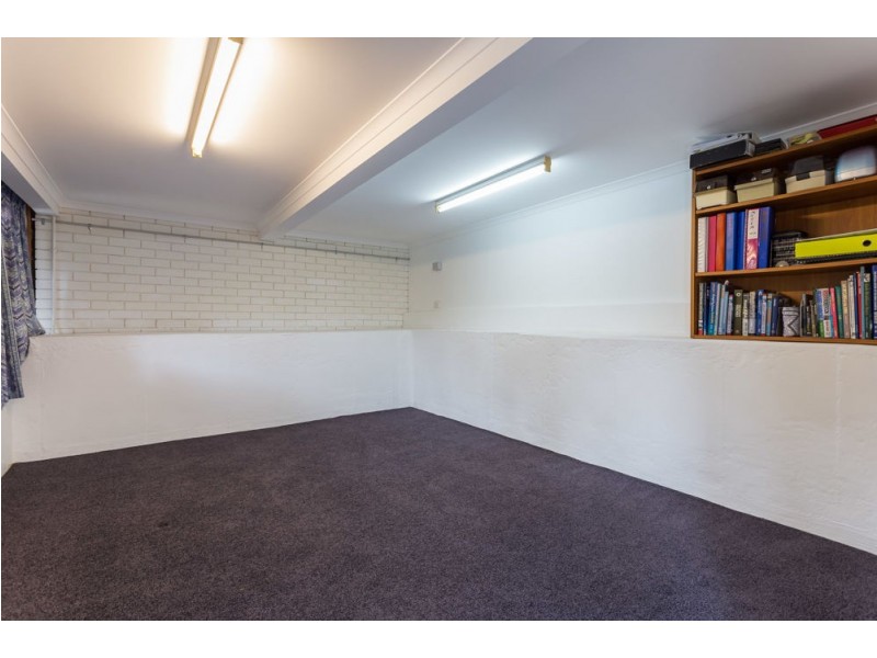 3 Flag Street, Jamboree Heights QLD 4074