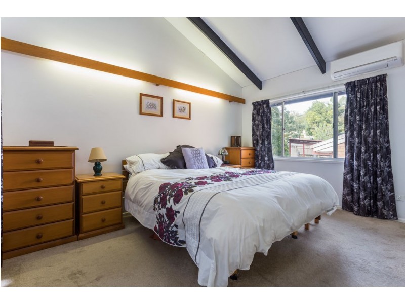 3 Flag Street, Jamboree Heights QLD 4074