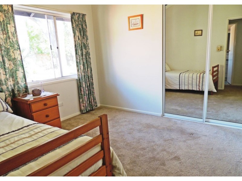 3 Flag Street, Jamboree Heights QLD 4074