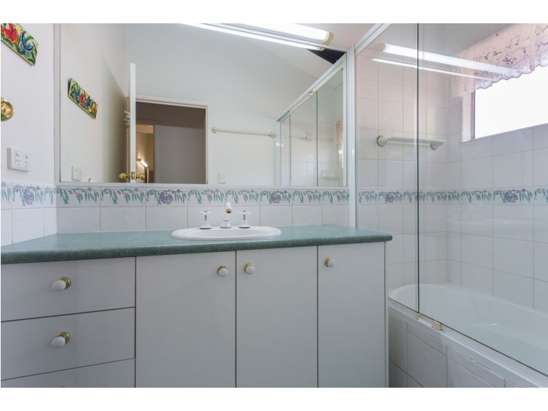 3 Flag Street, Jamboree Heights QLD 4074