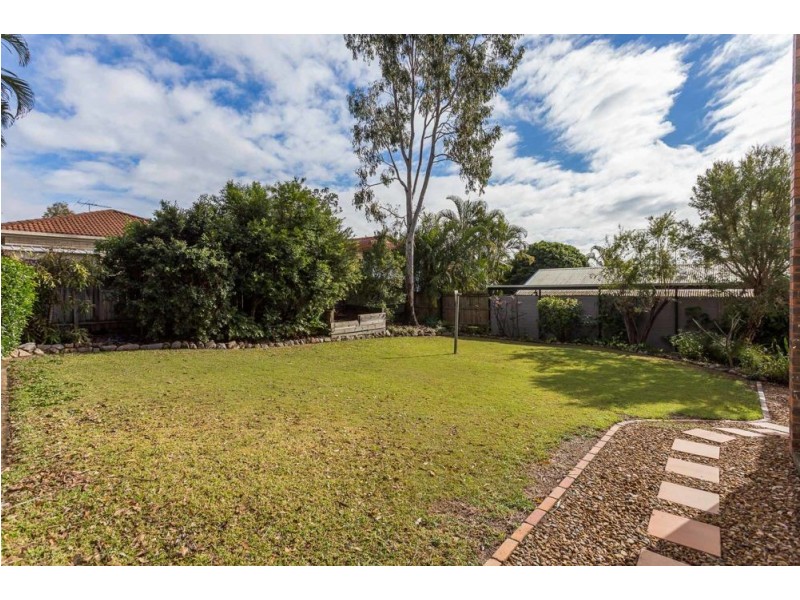 3 Flag Street, Jamboree Heights QLD 4074