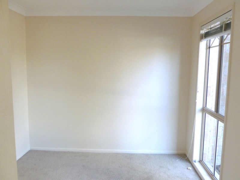 8 FOLEY PLACE, Sinnamon Park QLD 4073