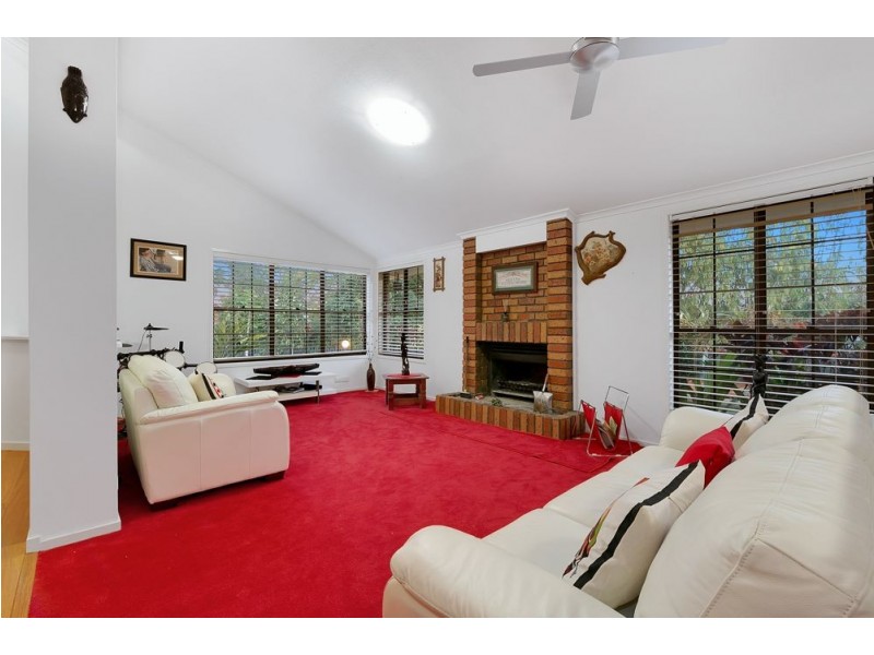 6 Moncrieff Court, Mount Ommaney QLD 4074