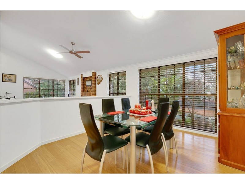 6 Moncrieff Court, Mount Ommaney QLD 4074