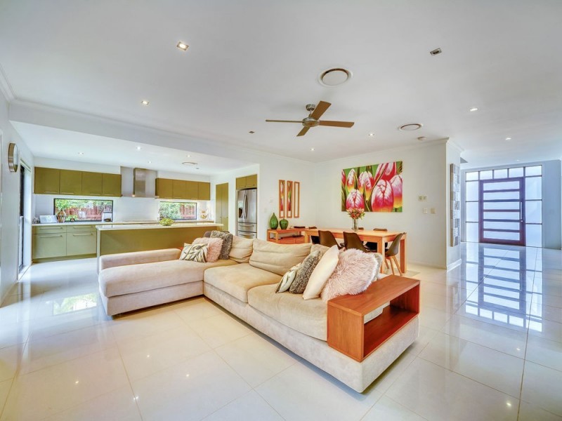 5 La Belle Court, Westlake QLD 4074