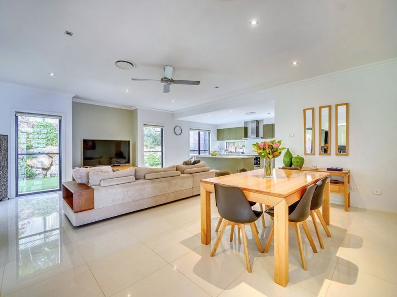 5 La Belle Court, Westlake QLD 4074