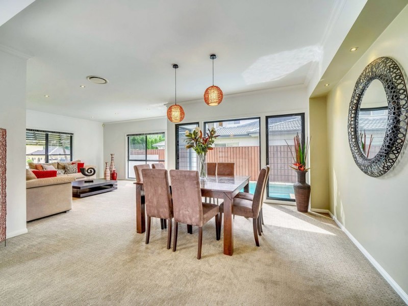 5 La Belle Court, Westlake QLD 4074