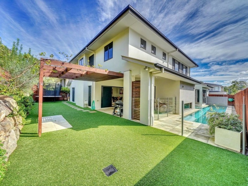 5 La Belle Court, Westlake QLD 4074
