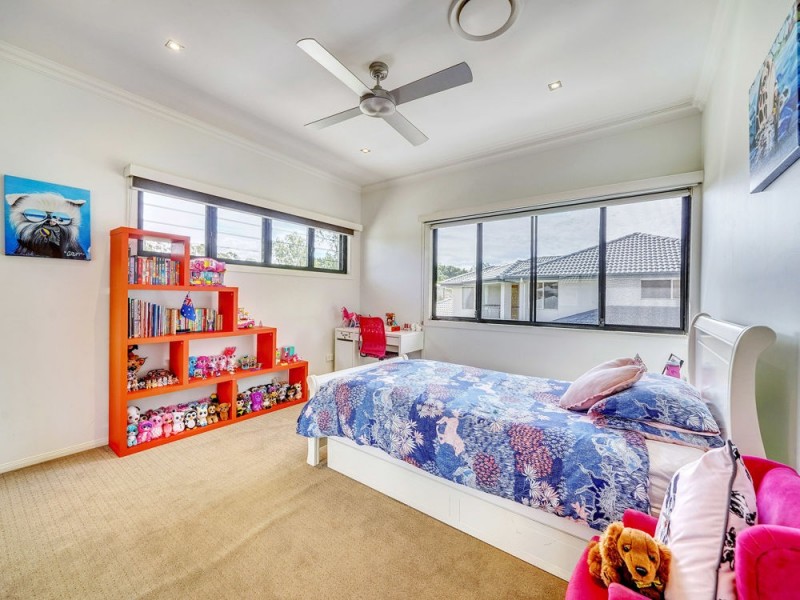 5 La Belle Court, Westlake QLD 4074