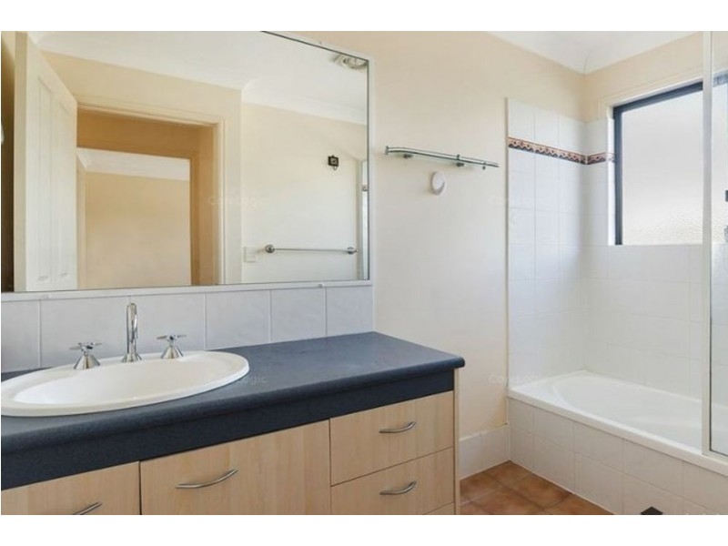 Mount Ommaney QLD 4074