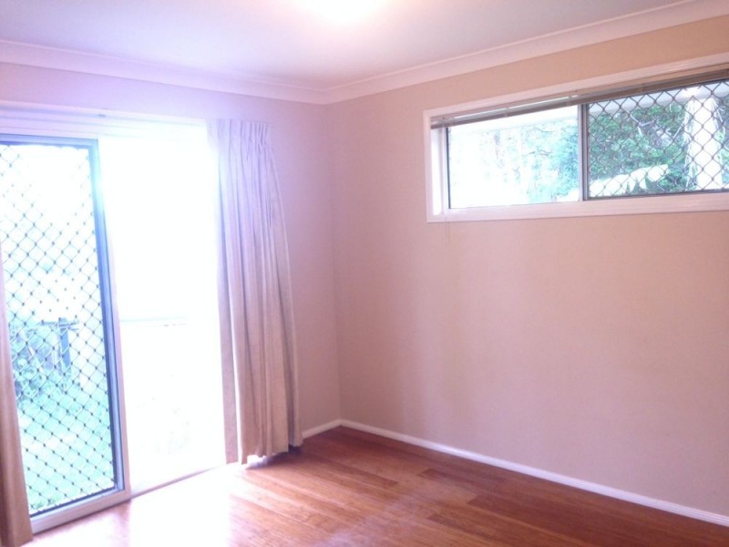 8 Hounslow Way, Seventeen Mile Rocks QLD 4073
