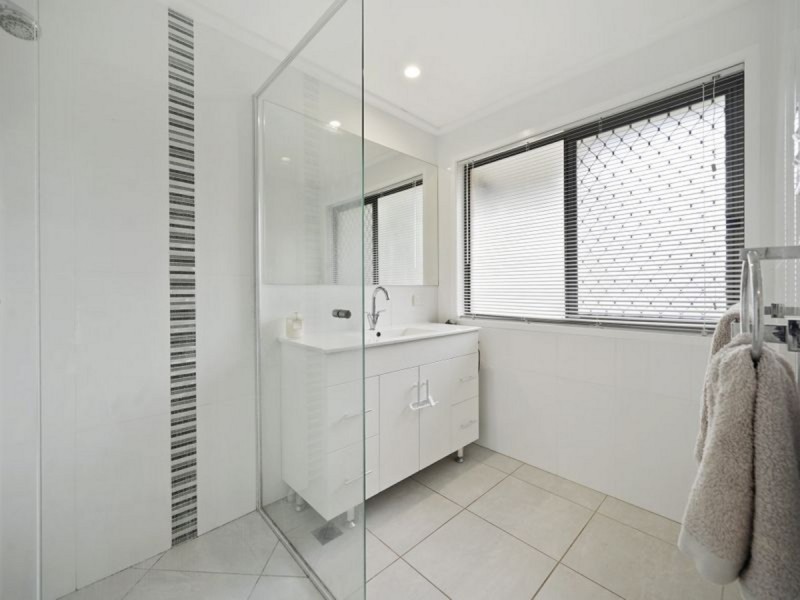 87 Hazelton Street, Riverhills QLD 4074