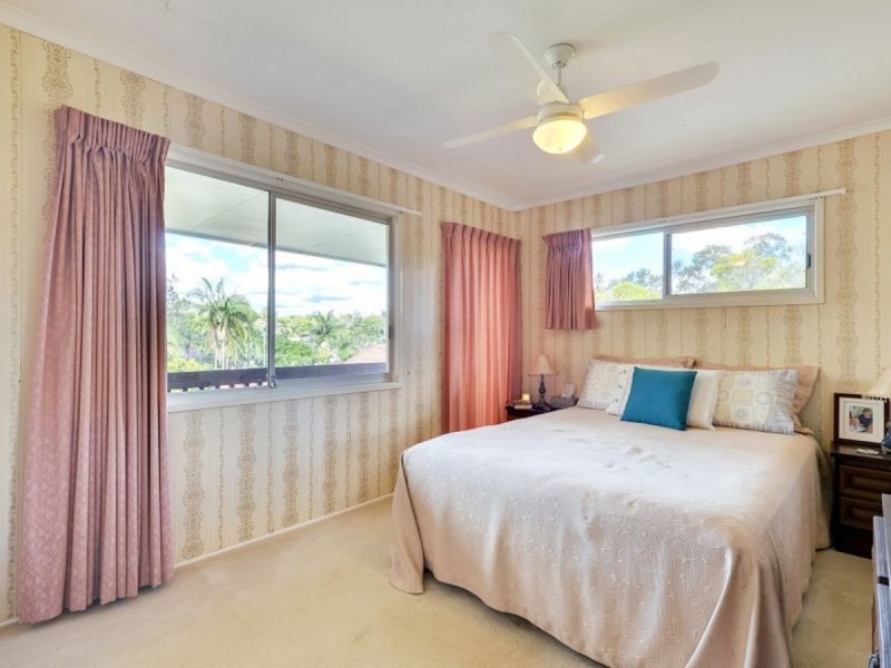 1 Olga Close, Riverhills QLD 4074