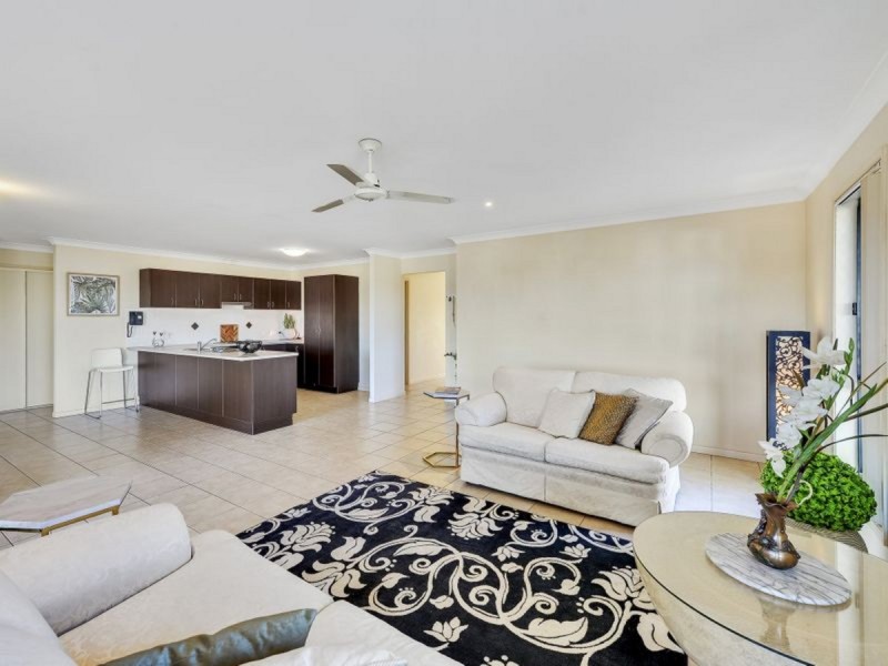 15 Eloise Place, Sumner QLD 4074