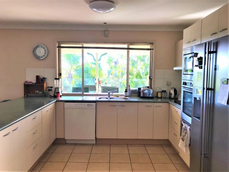 6 Axel Place, Sinnamon Park QLD 4073