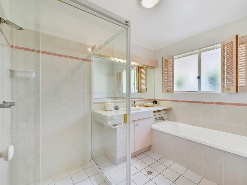 10 Doran Close, Westlake QLD 4074