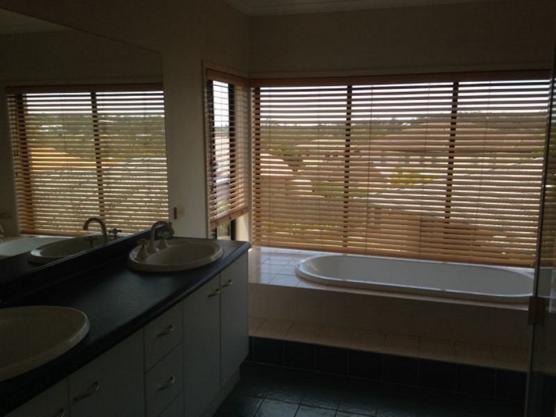 20 Angus Street, Sinnamon Park QLD 4073