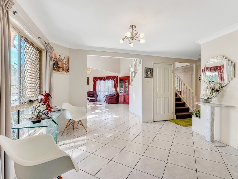 1 Kakadu Close, Riverhills QLD 4074