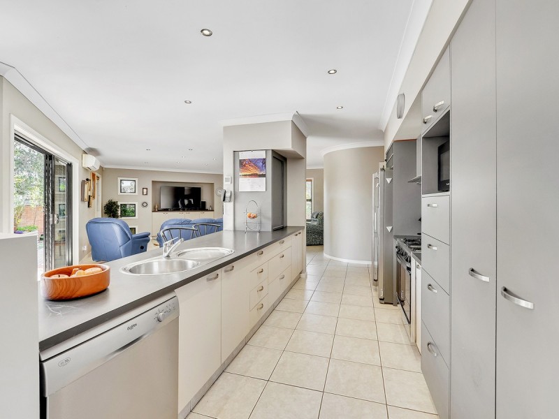 80 Sinnamon Road, Sinnamon Park QLD 4073