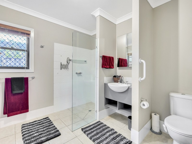 80 Sinnamon Road, Sinnamon Park QLD 4073